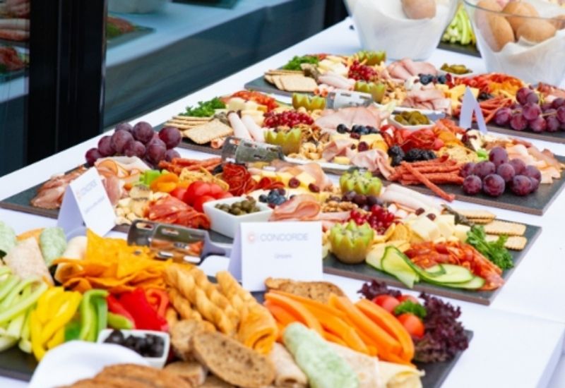 Milyen catering bekészítést érdemes rendelni nyáron?